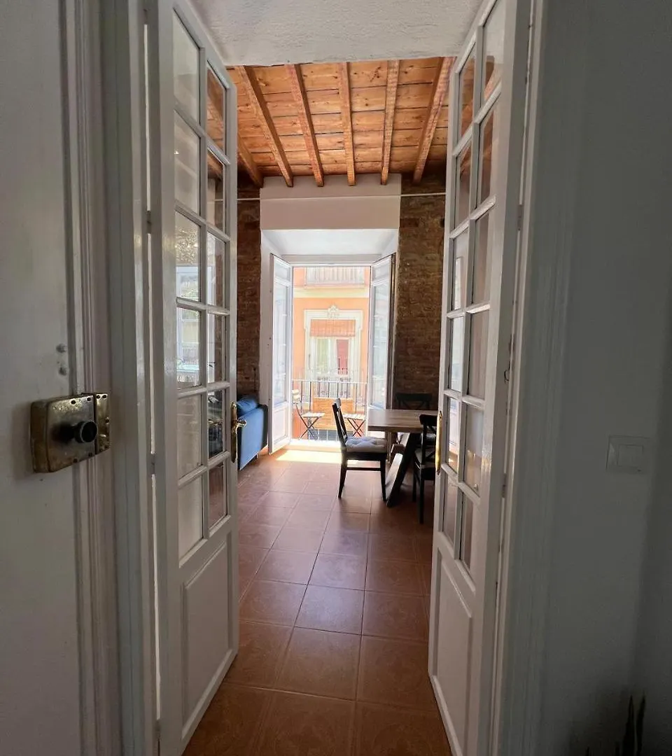 Casa Naty, Espacioso Renovado Apartamento En El Centro De Malaga 0*,