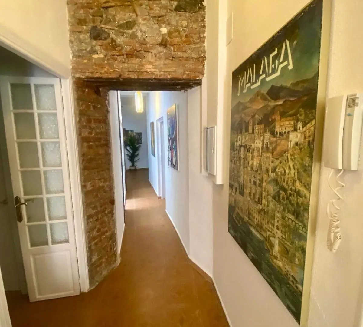 Casa Naty, Espacioso Renovado Apartamento En El Centro De Malaga Spain