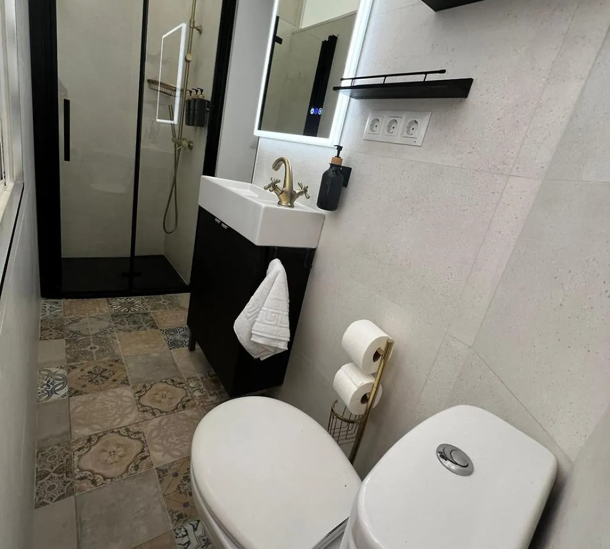 Casa Naty, Espacioso Renovado Apartamento En El Centro De Malaga 0*,